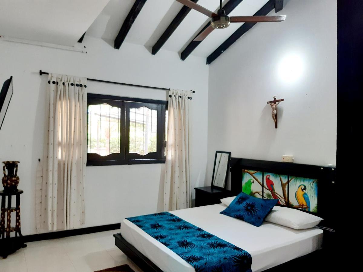 Casa Campo Emaus Caucasia ภายนอก รูปภาพ