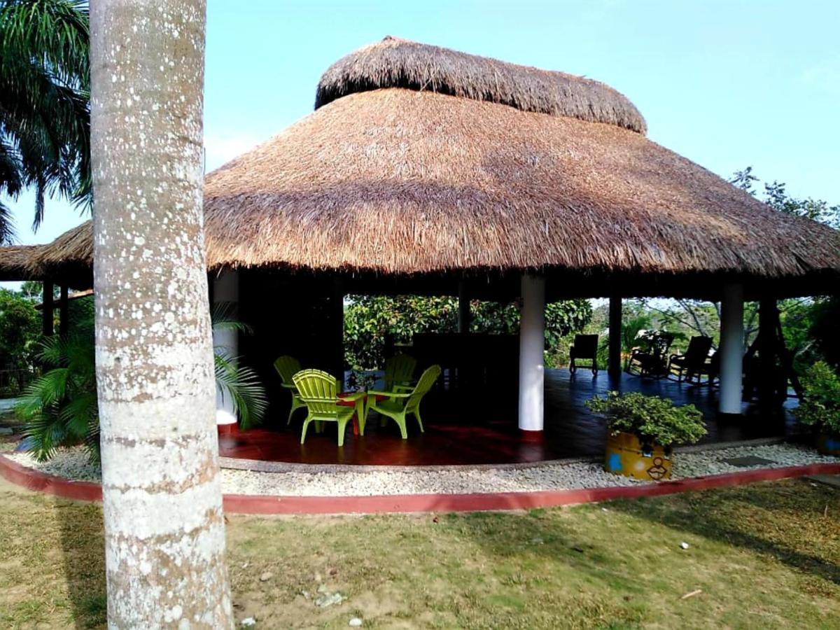 Casa Campo Emaus Caucasia ภายนอก รูปภาพ