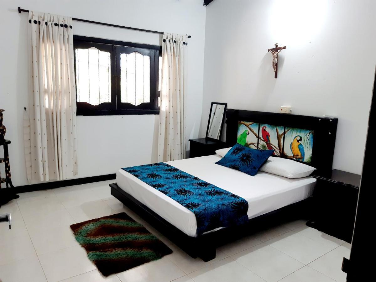 Casa Campo Emaus Caucasia ภายนอก รูปภาพ