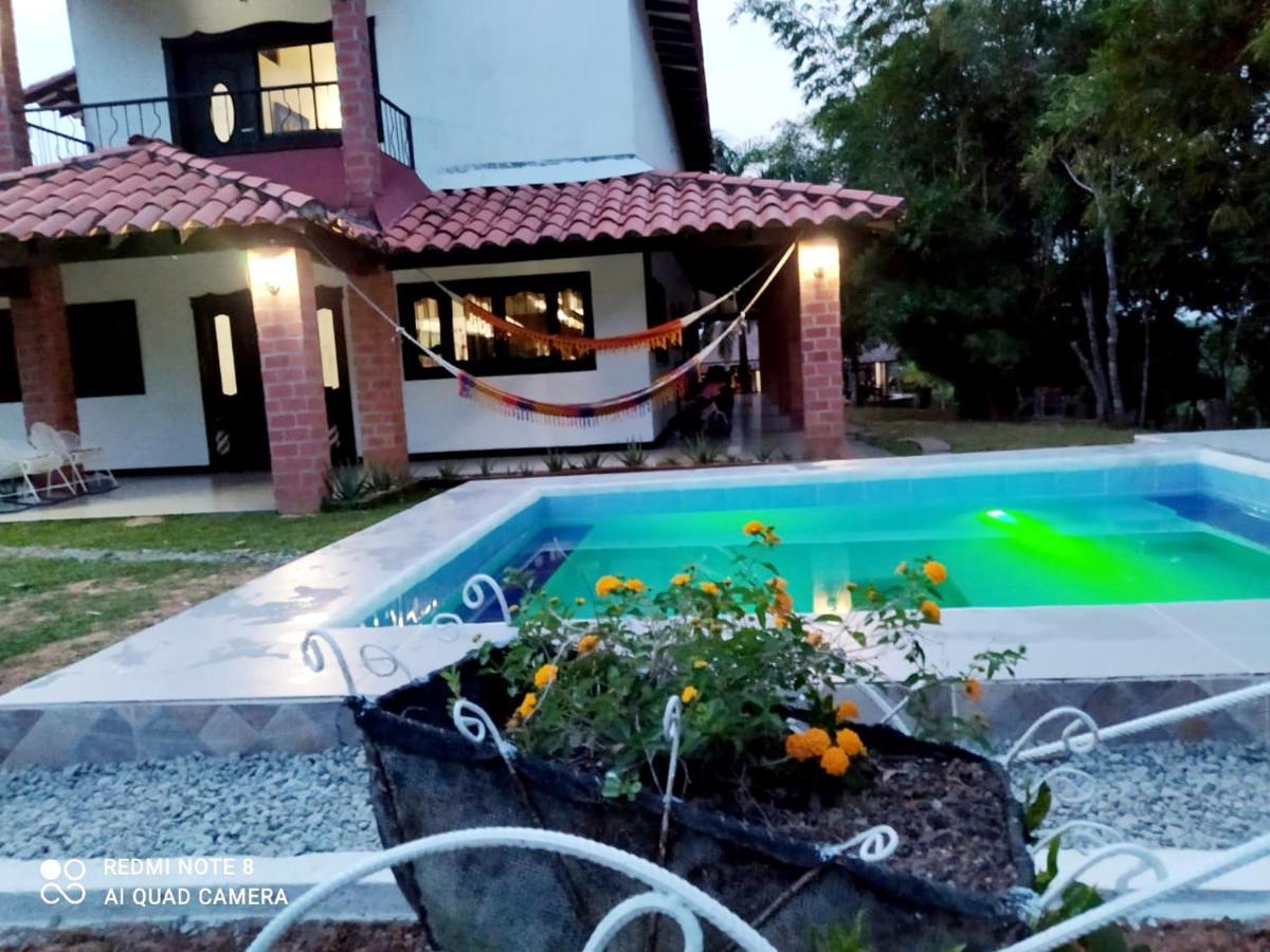 Casa Campo Emaus Caucasia ภายนอก รูปภาพ