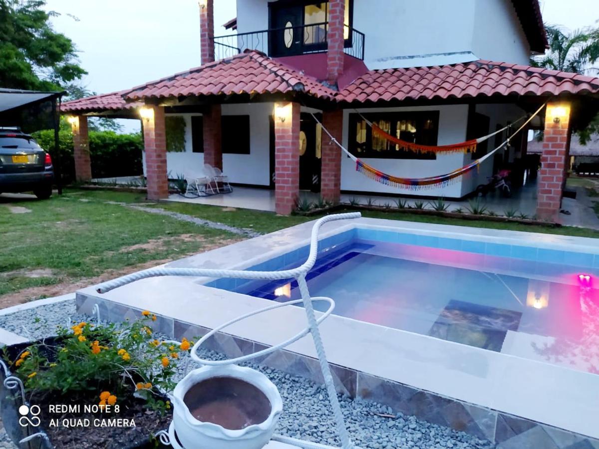 Casa Campo Emaus Caucasia ภายนอก รูปภาพ