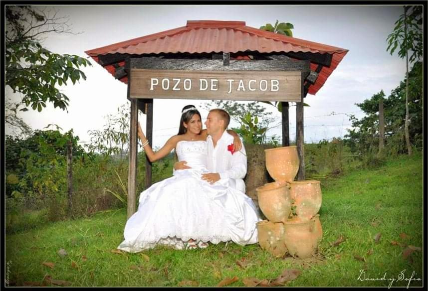 Casa Campo Emaus Caucasia ภายนอก รูปภาพ