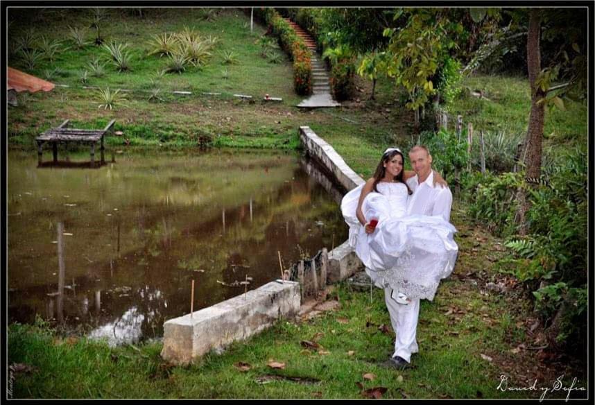 Casa Campo Emaus Caucasia ภายนอก รูปภาพ
