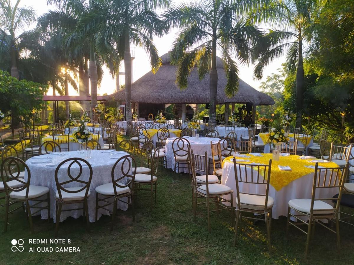 Casa Campo Emaus Caucasia ภายนอก รูปภาพ