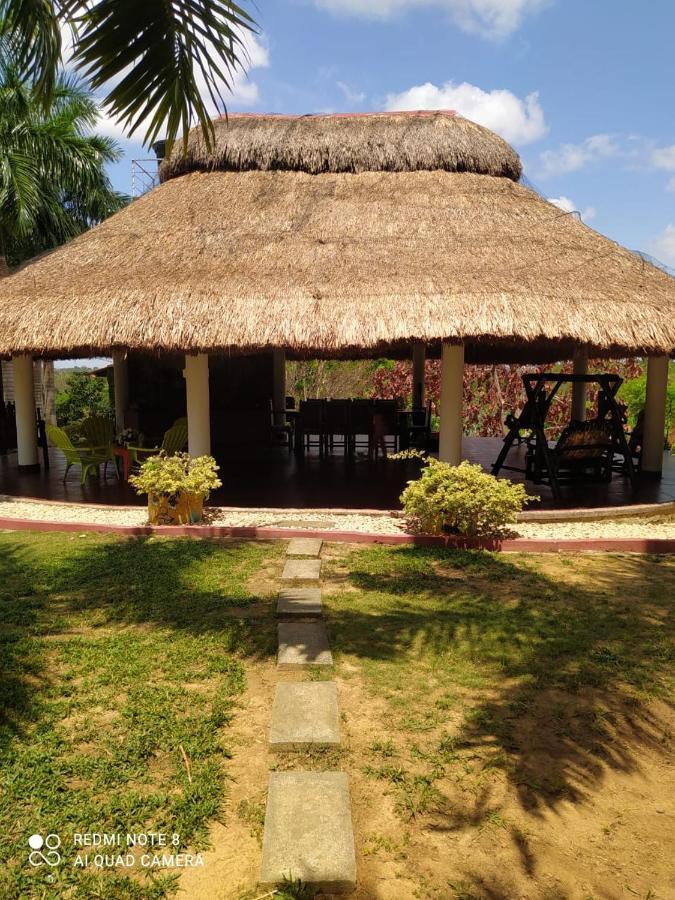 Casa Campo Emaus Caucasia ภายนอก รูปภาพ