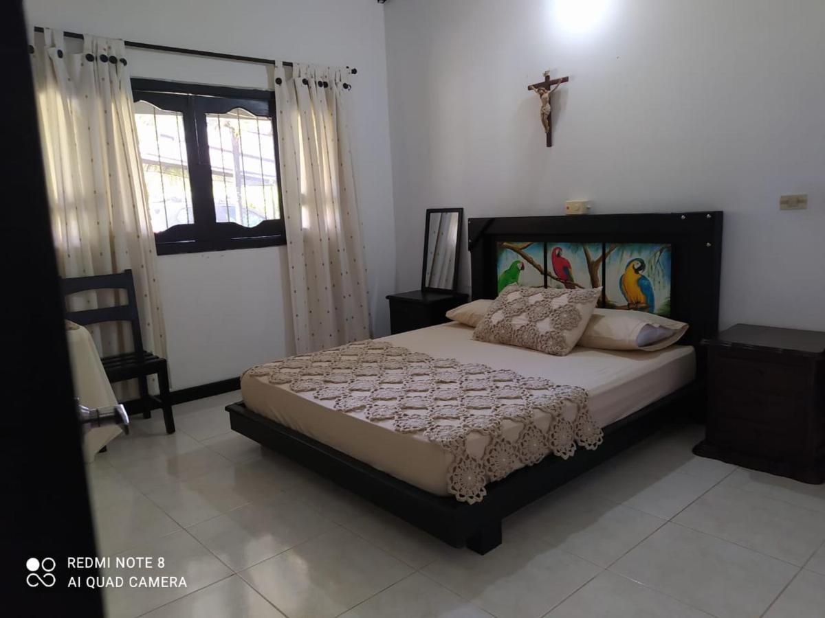 Casa Campo Emaus Caucasia ภายนอก รูปภาพ