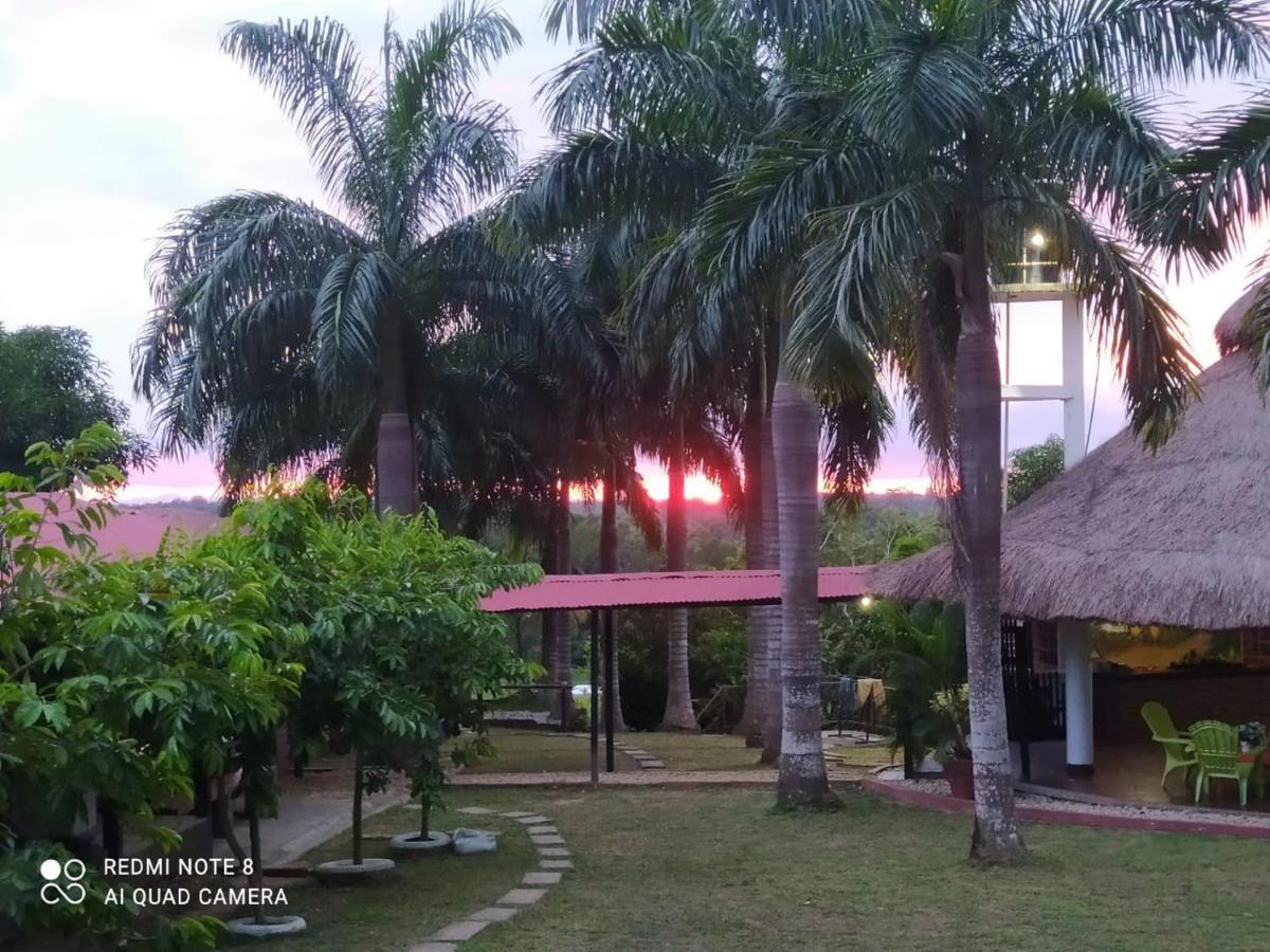 Casa Campo Emaus Caucasia ภายนอก รูปภาพ