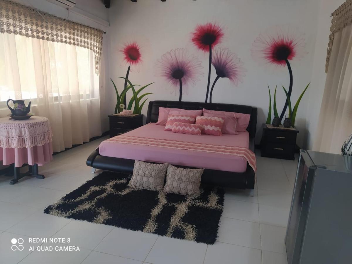 Casa Campo Emaus Caucasia ภายนอก รูปภาพ